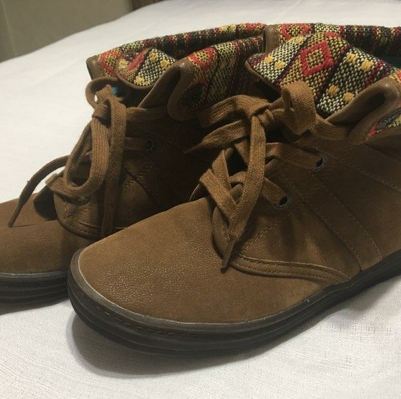 Blowfish Shoes - Tribal Print Lace Up Ankle Boots✨